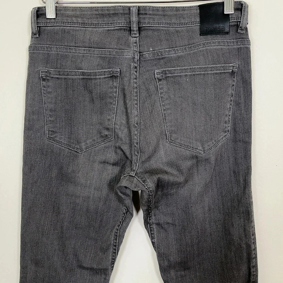 DU/ER | WOMEN'S SKINNY JEANS IN GRAY WASH - Picture 13 of 16